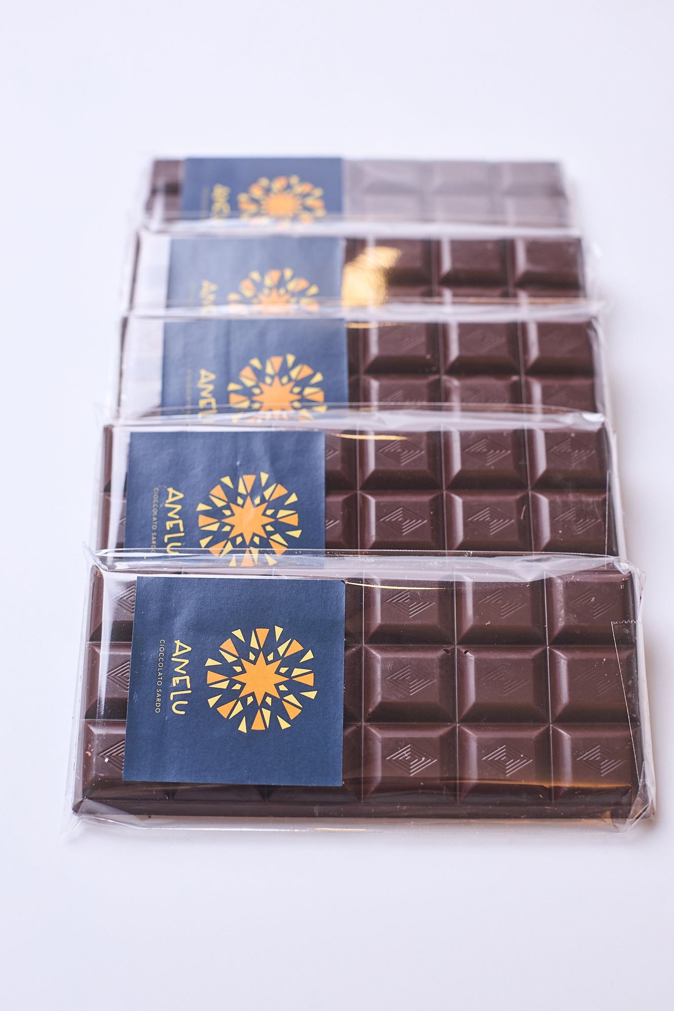 tavolette di cioccolato artigianali assortite prodotte nel laboratorio Pasticceria Tesi di Macomer Sardegna